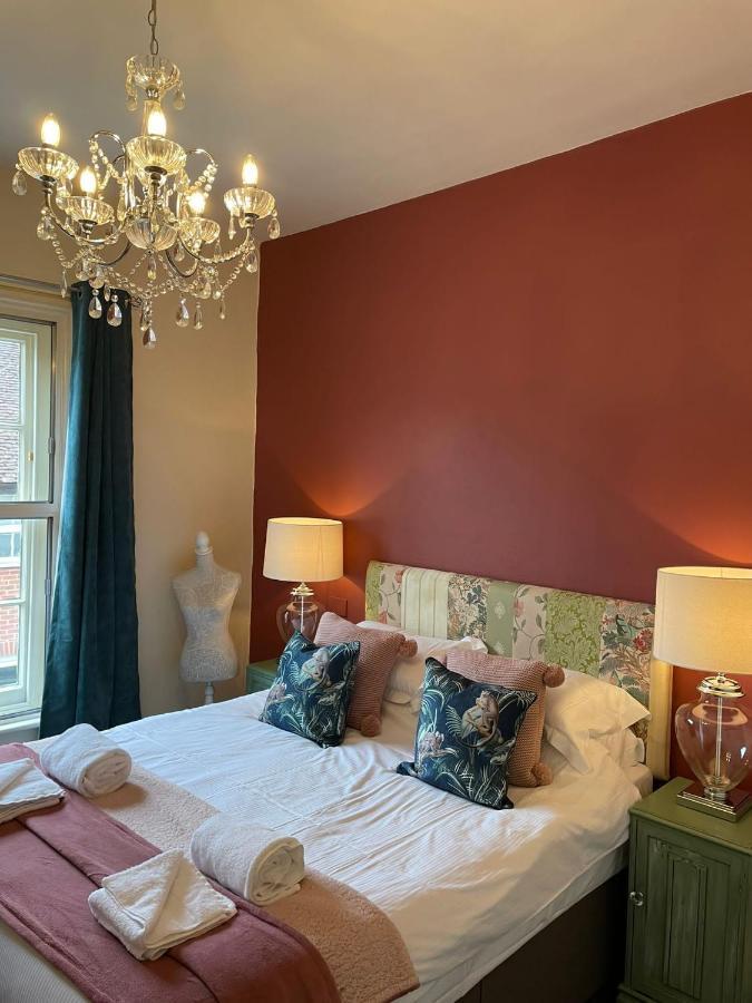 The White Hart Hotel Whitchurch Kültér fotó